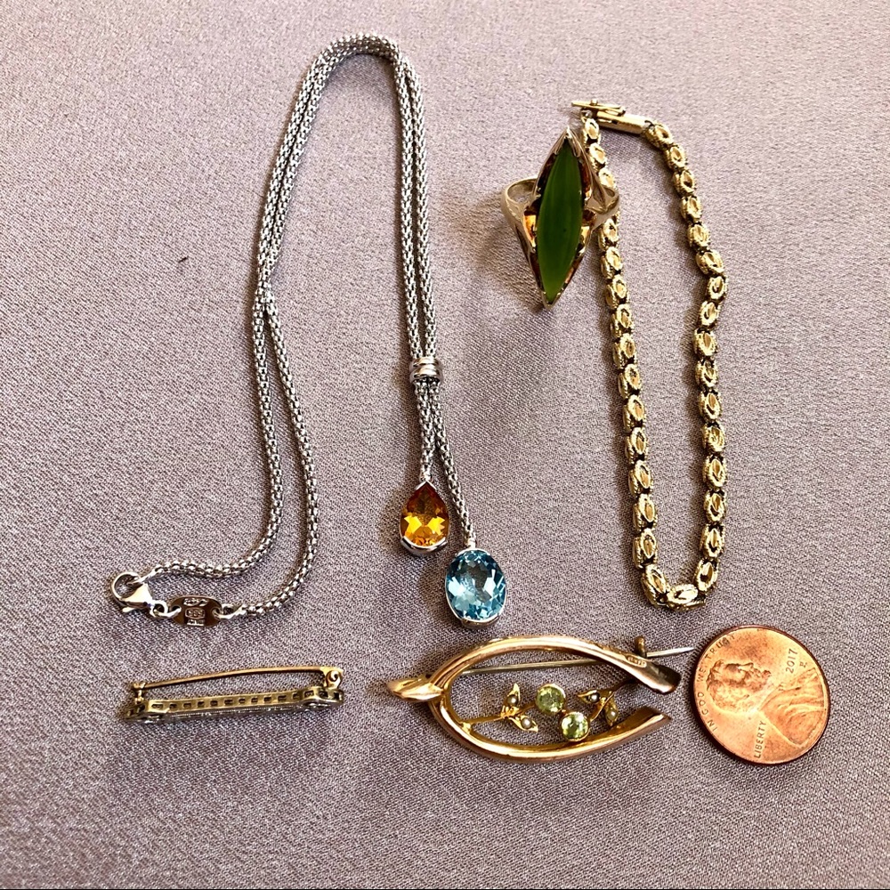 Group of mixed gold jewelry